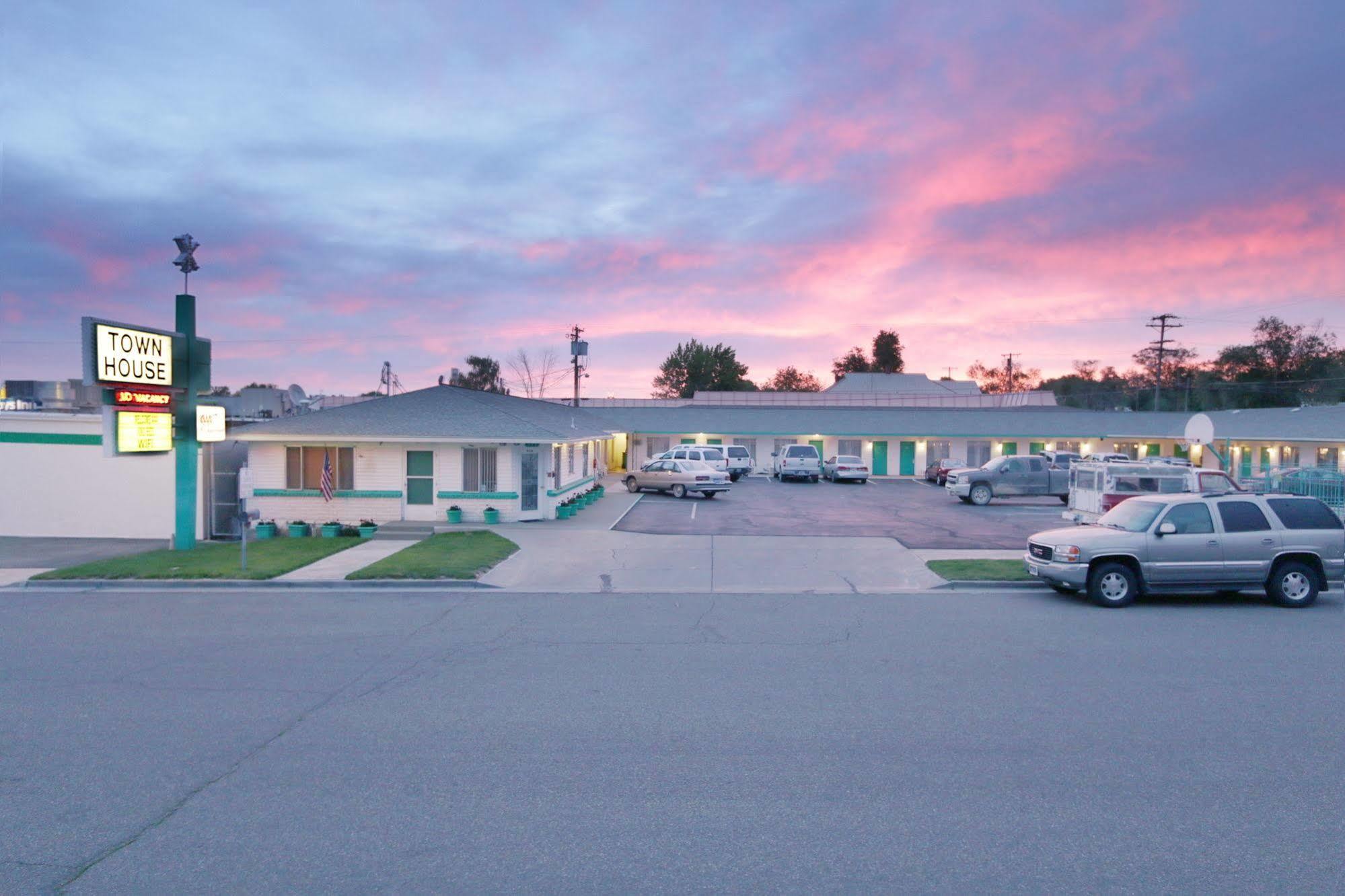 Town House Motel Winnemucca Esterno foto